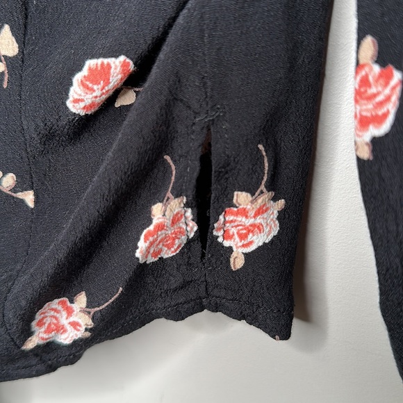 Brandy Melville John Galt Black Floral Coco Wrap Blouse - Picture 13 of 13